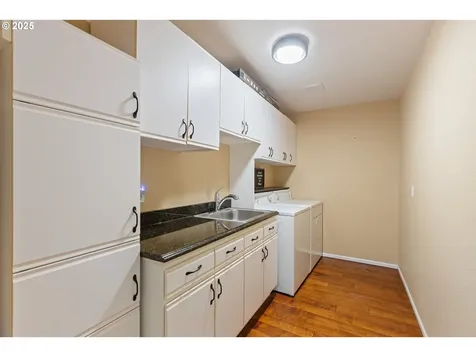 660 Jade Street Sutherlin OR 97479