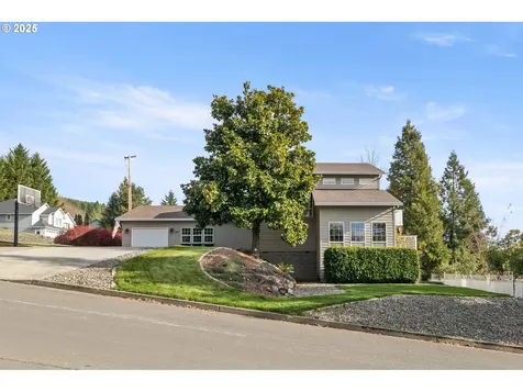 660 Jade Street Sutherlin OR 97479