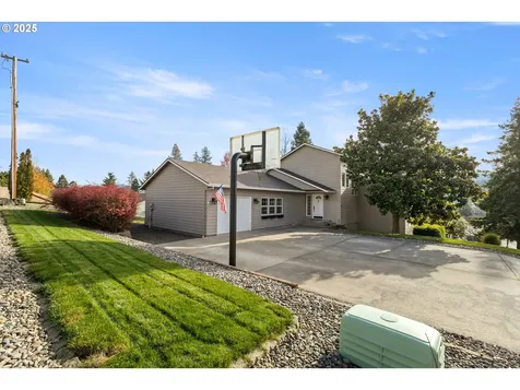 660 Jade Street Sutherlin OR 97479