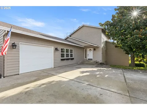 660 Jade Street Sutherlin OR 97479