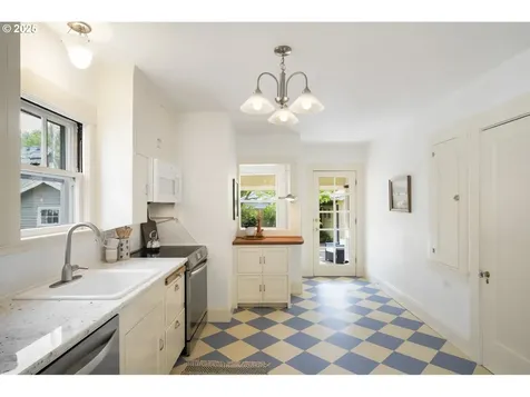 2228 SE Ladd Avenue Portland OR 97214