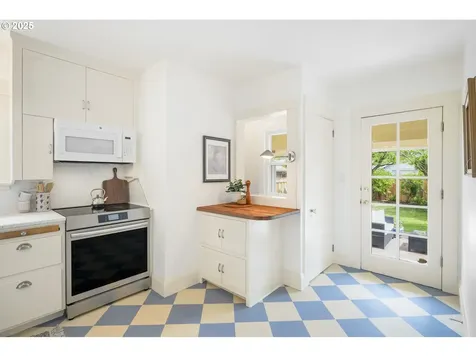 2228 SE Ladd Avenue Portland OR 97214