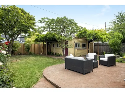 2228 SE Ladd Avenue Portland OR 97214