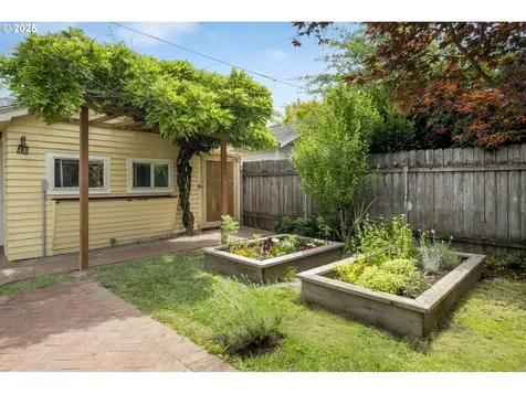 2228 SE Ladd Avenue Portland OR 97214