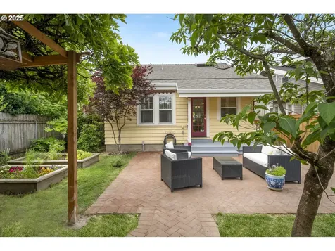 2228 SE Ladd Avenue Portland OR 97214