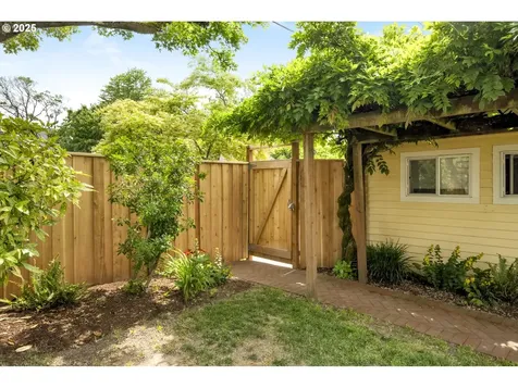 2228 SE Ladd Avenue Portland OR 97214