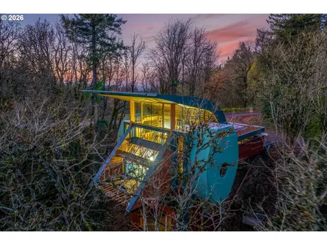 216 NW Royal Boulevard Portland OR 97210