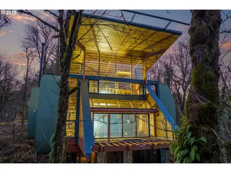 216 NW Royal Boulevard Portland OR 97210