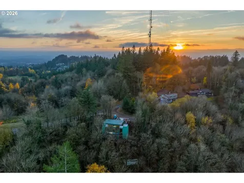 216 NW Royal Boulevard Portland OR 97210