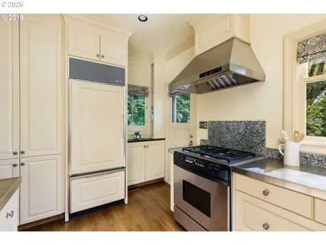 2724 NW Imperial Terrace Portland OR 97210