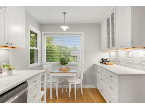 8108 SW 9th Avenue Portland OR 97219