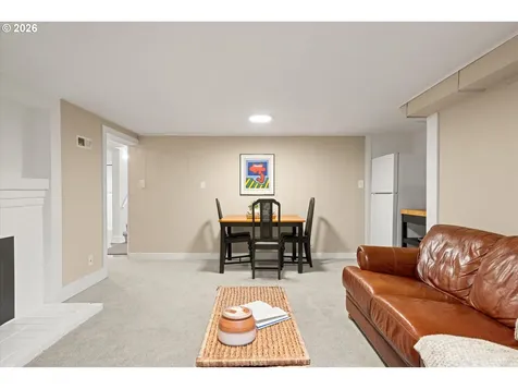 8108 SW 9th Avenue Portland OR 97219