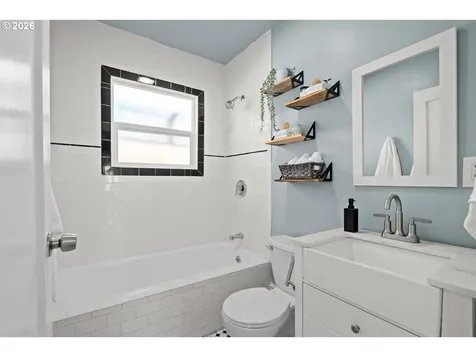 5641 SE 92nd Avenue Portland OR 97266