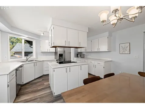 2715 SW 195th Avenue Beaverton OR 97003