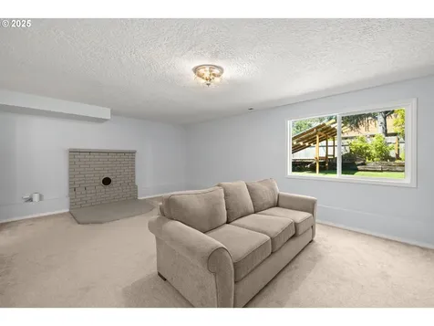 2715 SW 195th Avenue Beaverton OR 97003