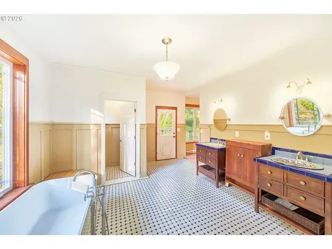 2147 Klahanee Drive Ilwaco WA 98624