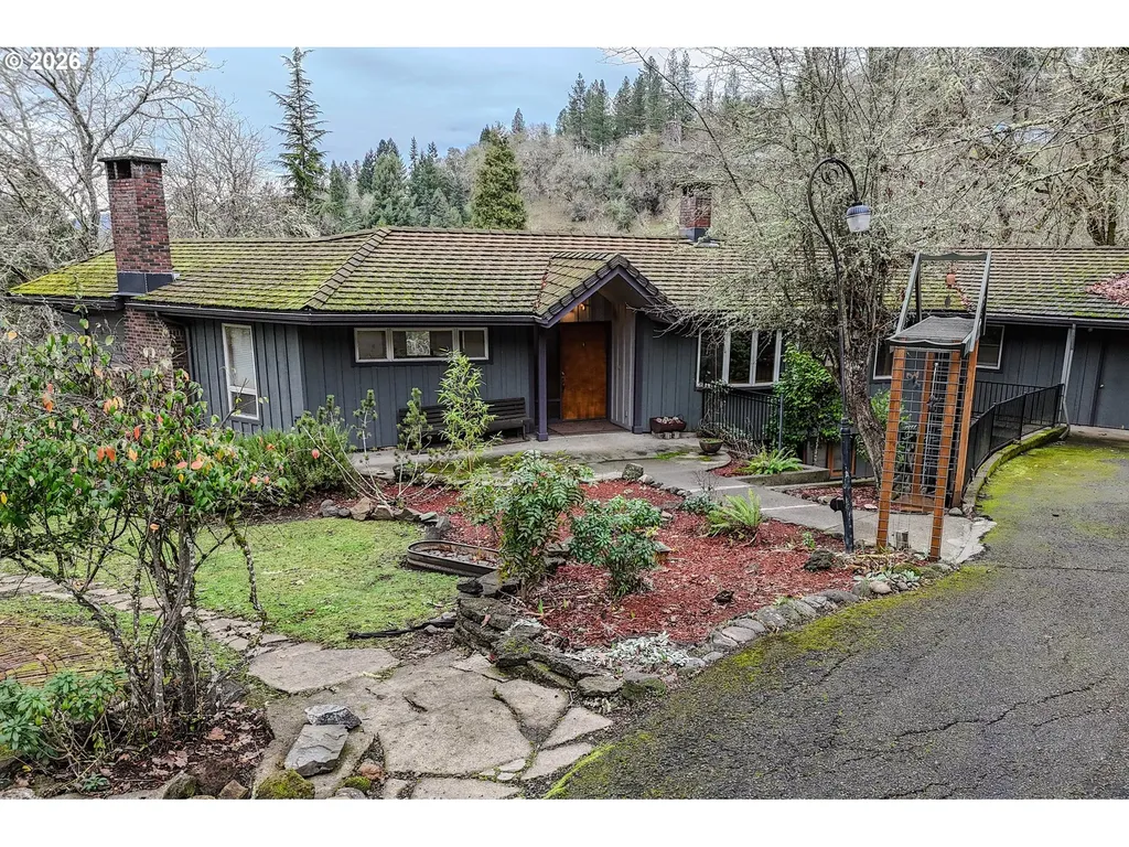 1033 SE Terrace Drive Roseburg OR 97470