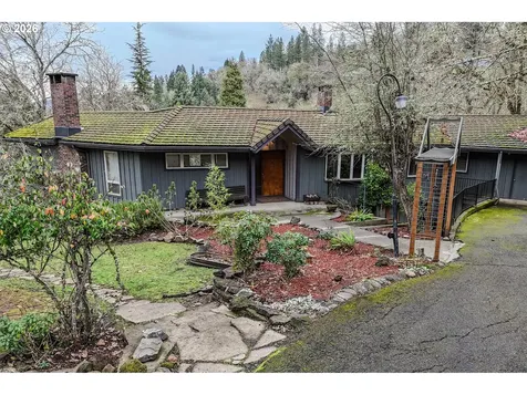 1033 SE Terrace Drive Roseburg OR 97470
