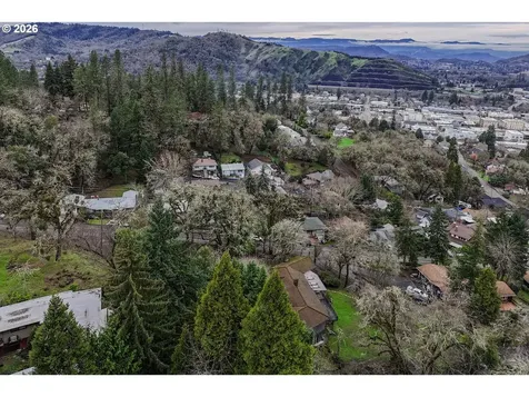 1033 SE Terrace Drive Roseburg OR 97470