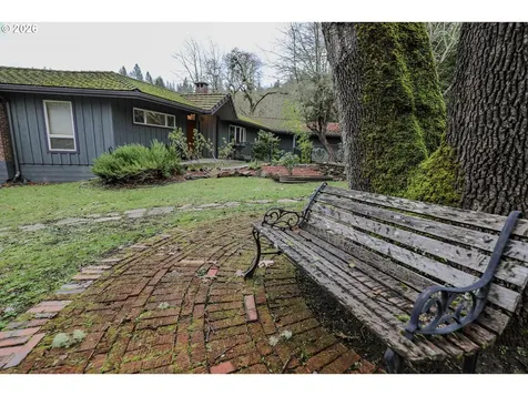 1033 SE Terrace Drive Roseburg OR 97470