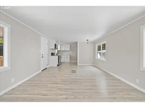 193 Broadmore Avenue NE Salem OR 97301