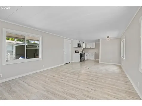 193 Broadmore Avenue NE Salem OR 97301