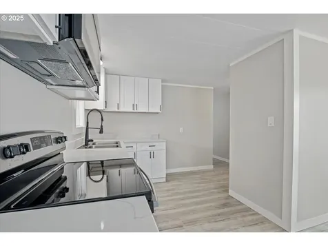 193 Broadmore Avenue NE Salem OR 97301