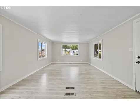 193 Broadmore Avenue NE Salem OR 97301
