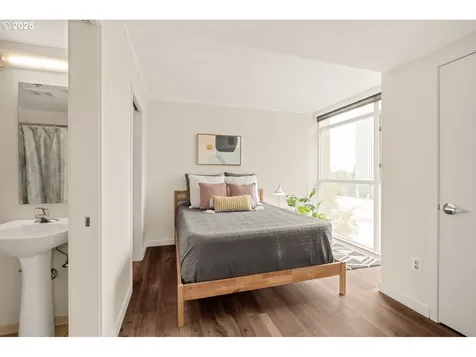 533 NE Holladay Street Portland OR 97232