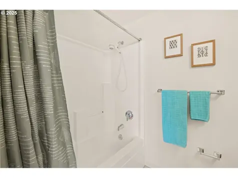 533 NE Holladay Street Portland OR 97232