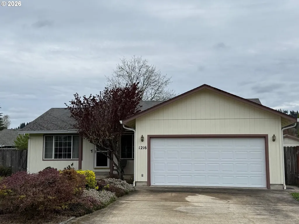 1216 E Third Avenue Sutherlin OR 97479