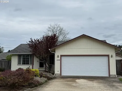 1216 E Third Avenue Sutherlin OR 97479