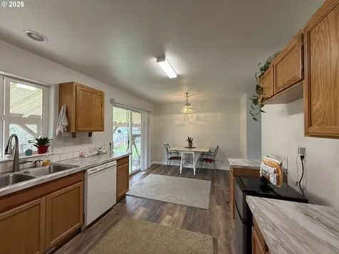 1216 E Third Avenue Sutherlin OR 97479