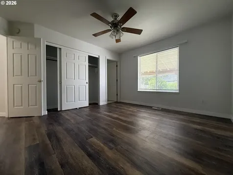 1216 E Third Avenue Sutherlin OR 97479