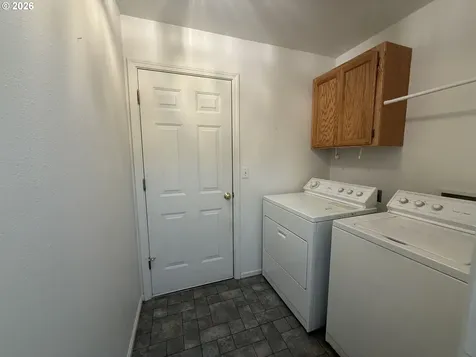 1216 E Third Avenue Sutherlin OR 97479