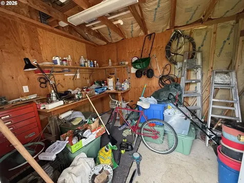 1216 E Third Avenue Sutherlin OR 97479