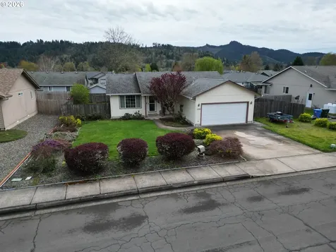 1216 E Third Avenue Sutherlin OR 97479