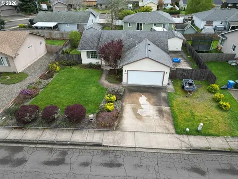 1216 E Third Avenue Sutherlin OR 97479