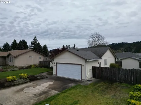 1216 E Third Avenue Sutherlin OR 97479