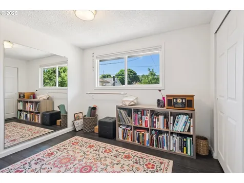 9542 N Calhoun Avenue Portland OR 97203
