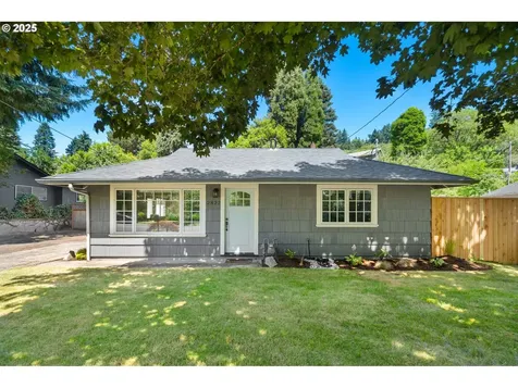 2822 NE Fremont Drive Portland OR 97220