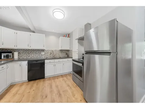 2822 NE Fremont Drive Portland OR 97220