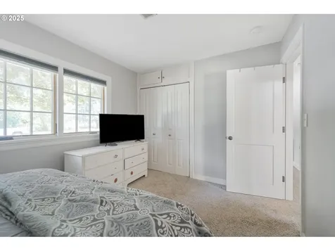 2822 NE Fremont Drive Portland OR 97220