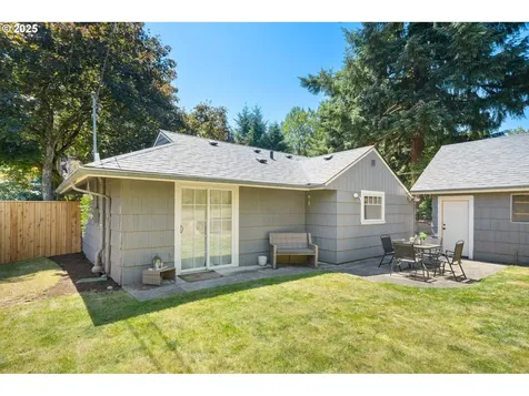 2822 NE Fremont Drive Portland OR 97220