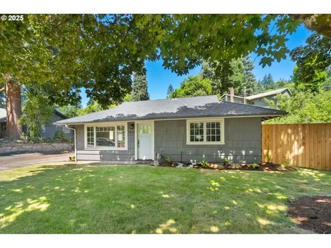 2822 NE Fremont Drive Portland OR 97220