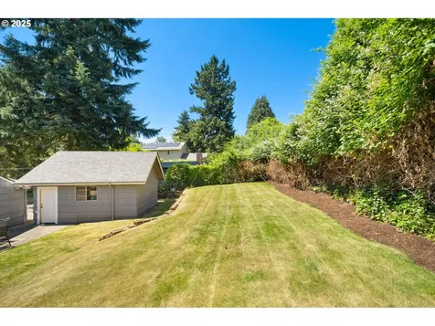 2822 NE Fremont Drive Portland OR 97220