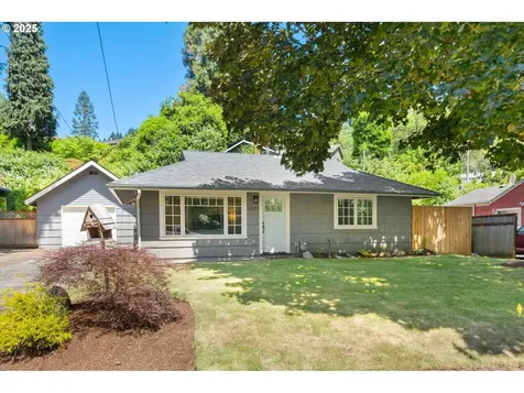 2822 NE Fremont Drive Portland OR 97220