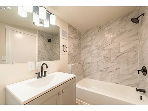 225 21st Avenue Sweet Home OR 97386