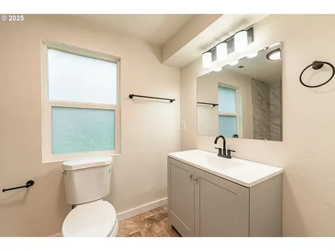 225 21st Avenue Sweet Home OR 97386
