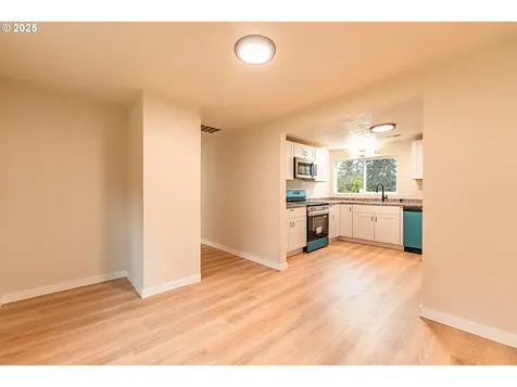 225 21st Avenue Sweet Home OR 97386